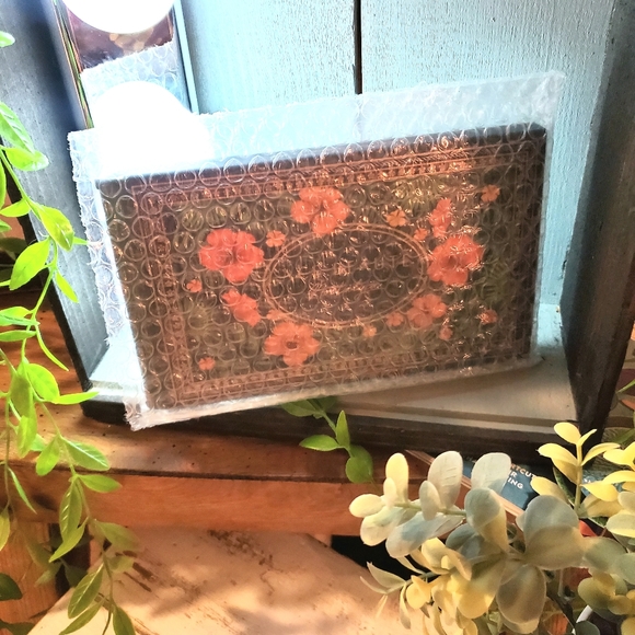 NIB* Ace Beaute Nostalgia Eyeshadow Palette. Original packaging 📦 - Picture 3 of 5